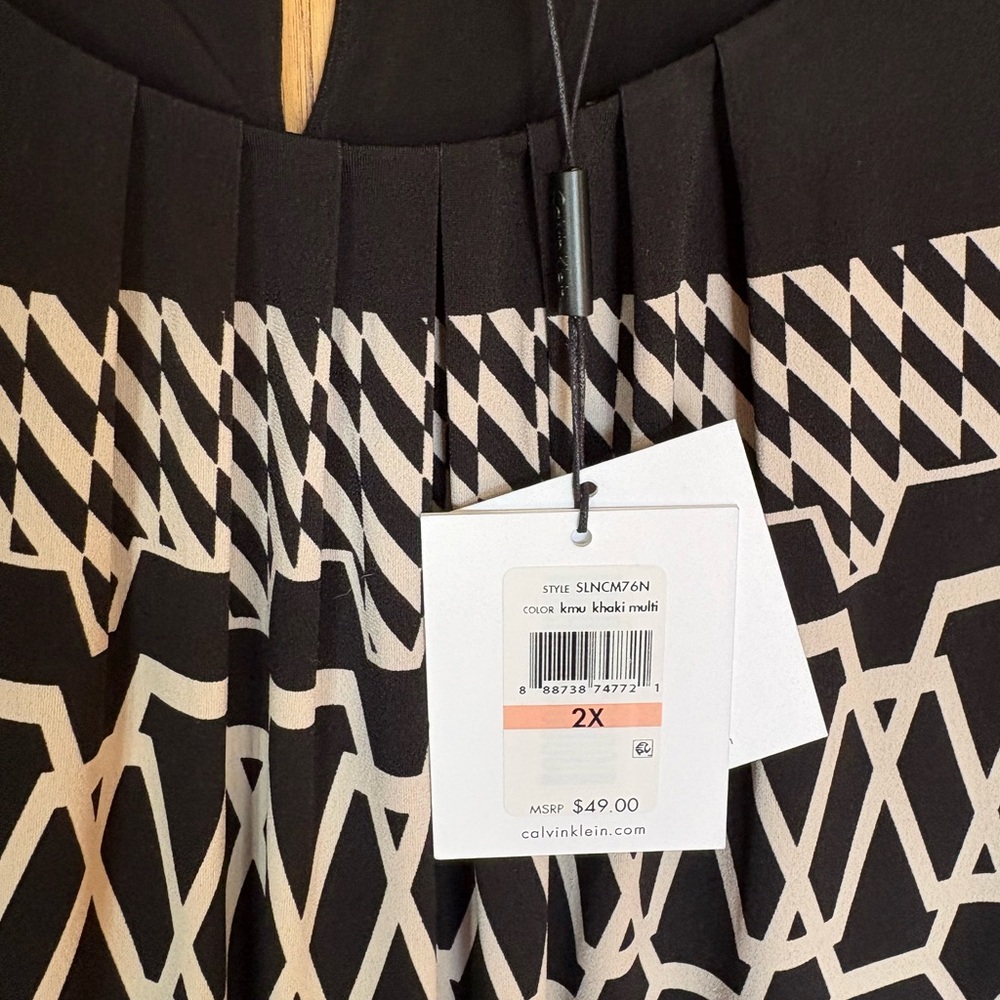 NWT Calvin Klein Women’s sleeveless blouse color black and khaki size 2x - Picture 5 of 7